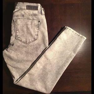 DKNY Acid Washed JEANS